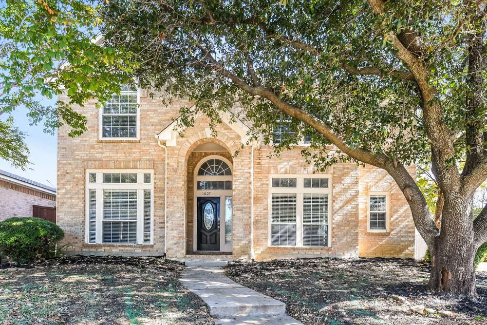 1607 Spring Creek Ct in Keller, TX - Building Photo