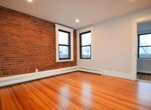 15 South St, Unit 6 in Boston, MA - Foto de edificio - Building Photo