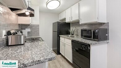 130 Camino De Oro in San Antonio, TX - Building Photo - Building Photo