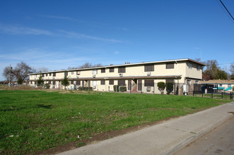 5218 Martin Luther King Jr Blvd in Sacramento, CA - Building Photo - Building Photo