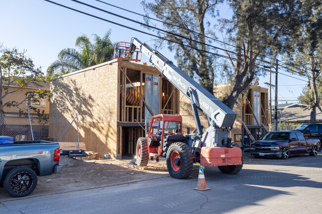 11700-11706 Charnock Rd in Los Angeles, CA - Building Photo - Building Photo