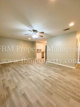 202 E Hinton St in Tioga, TX - Foto de edificio - Building Photo
