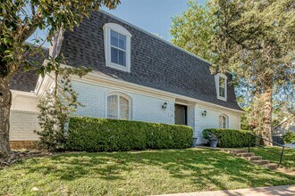 161 Sage Rd in Houston, TX - Foto de edificio - Building Photo