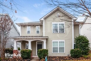 17636 Harbor Walk Drive in Cornelius, NC - Building Photo