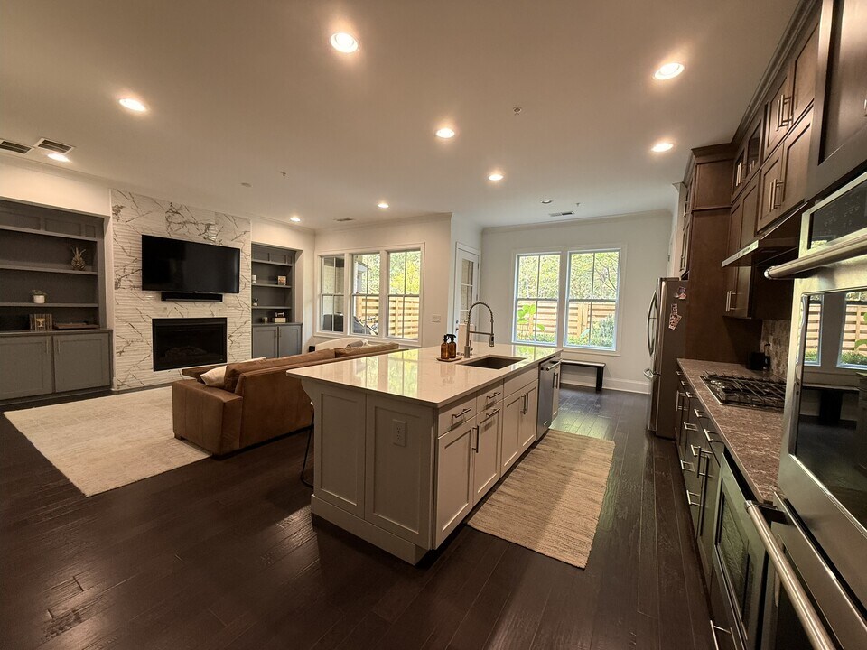 304 Sonatina Ter in Alpharetta, GA - Building Photo