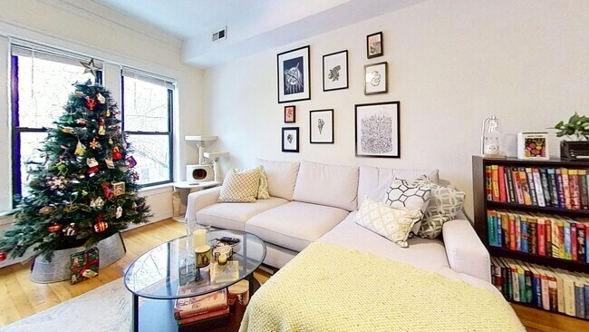 1902 W Berteau Ave in Chicago, IL - Building Photo - Building Photo