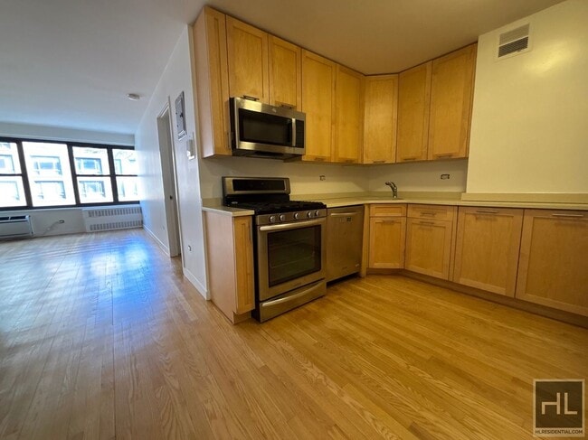 Fourth Avenue, Unit 9G in New York, NY - Foto de edificio - Building Photo