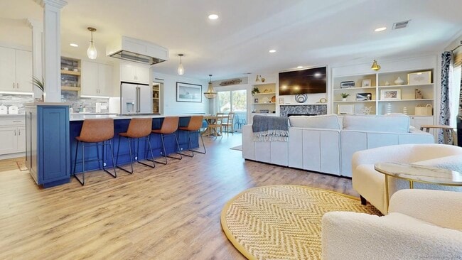 property at 19 Dixon St