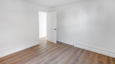 6407 Granton Ave in North Bergen, NJ - Foto de edificio - Building Photo