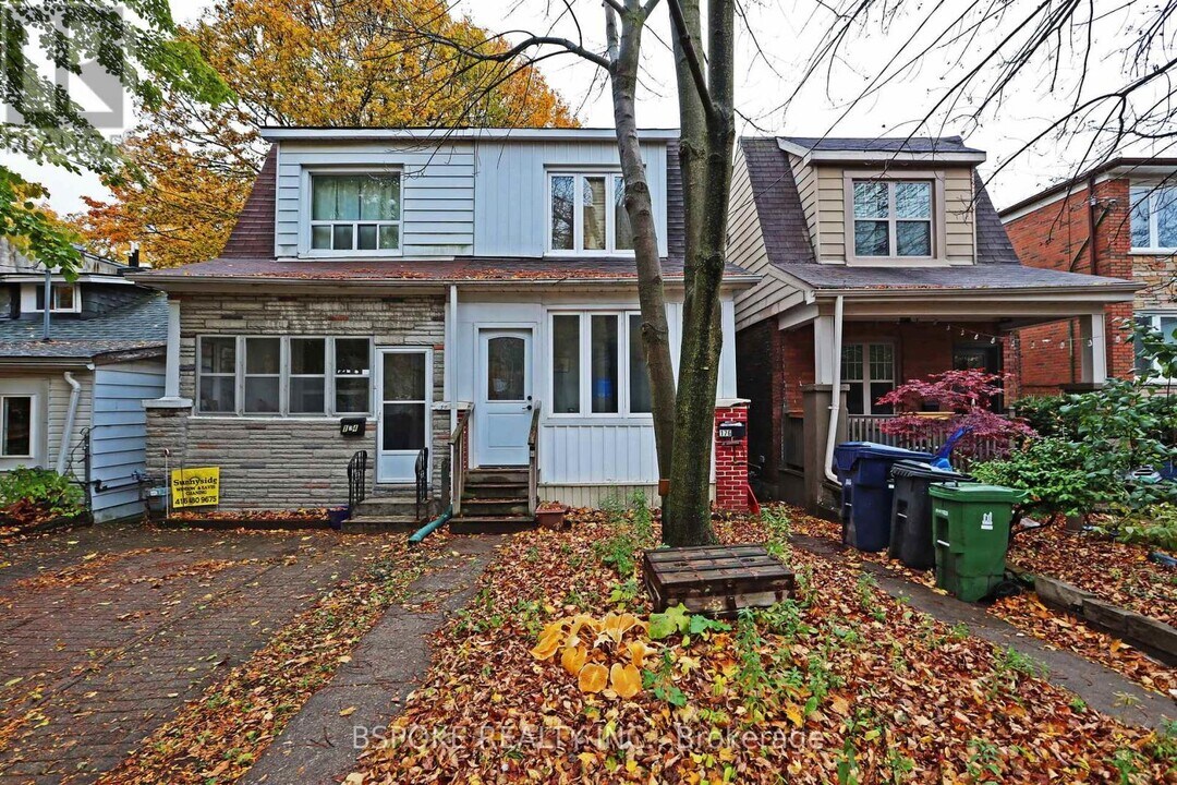 176 Hiawatha Rd in Toronto, ON - Building Photo
