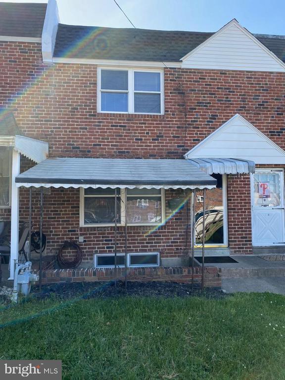 property at 272 E Park Ave