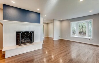 5062 SW Freeman Ct in Portland, OR - Building Photo - Building Photo