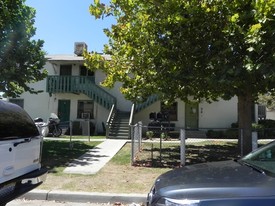 6 Plex NE of Bakersfield in Bakersfield, CA - Building Photo