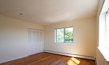 95 Sutherland Rd, Unit 4c in Boston, MA - Building Photo - Building Photo