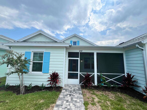 212 Gypsy Palace Ln in Daytona Beach, FL - Building Photo - Building Photo