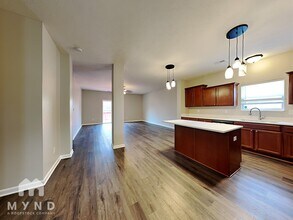 2428 Apple Tree Ln in Indianapolis, IN - Building Photo - Building Photo