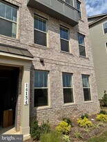14134 SLATE St in Dale City, VA - Building Photo