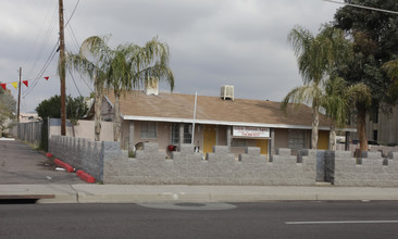 La Granada in Phoenix, AZ - Building Photo - Building Photo