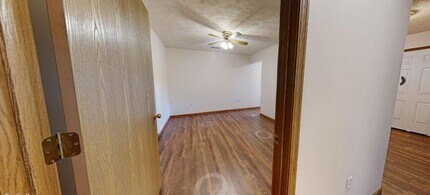 909 W Cherry St in Marion, IL - Building Photo - Building Photo