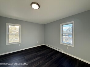 319-319 E Elm St in Scranton, PA - Building Photo - Building Photo