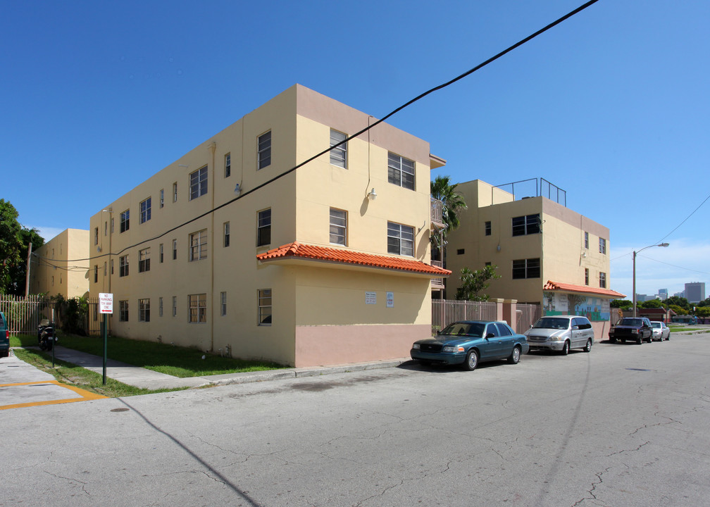 2101 NW 3rd Ave in Miami, FL - Building Photo