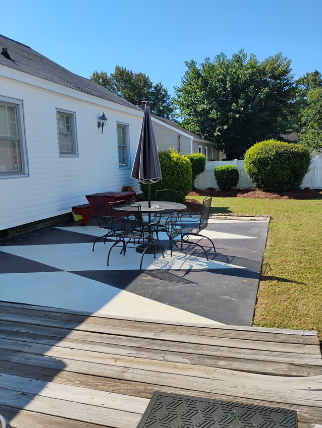 706 Walston Ave, Unit .5 in Kinston, NC - Foto de edificio - Building Photo