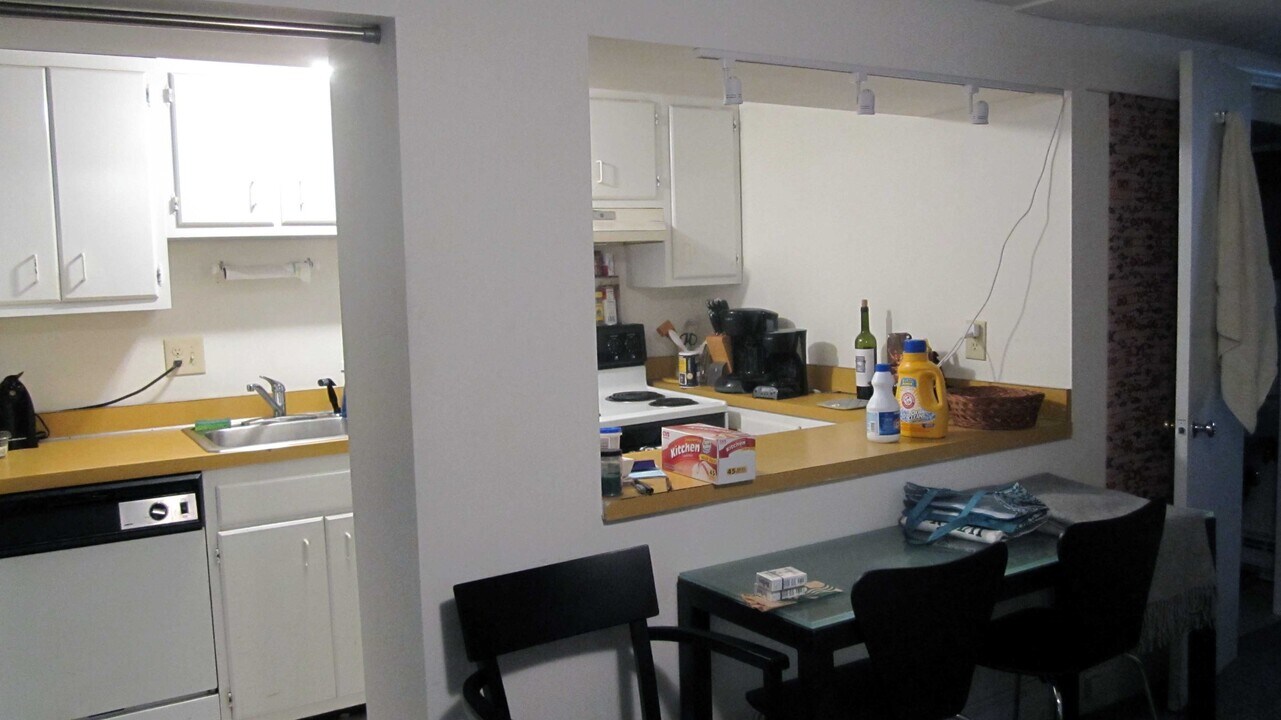 1936 Calvert St NW in Washington, DC - Building Photo