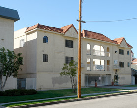 1535 N Kenmore Ave in Los Angeles, CA - Building Photo - Building Photo