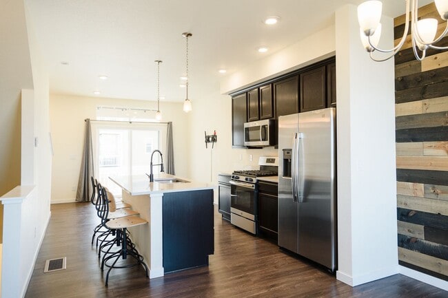 property at 2835 S Fox Ct