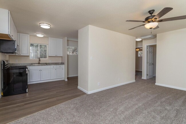 2952 Larkin Ave in Shasta Lake, CA - Building Photo - Building Photo