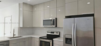 3686 San Simeon Cir in Weston, FL - Building Photo - Building Photo