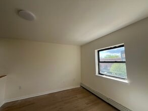 929 Gates Ave in Brooklyn, NY - Building Photo - Building Photo