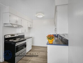 1576 Elm Ave. in Long Beach, CA - Building Photo - Building Photo