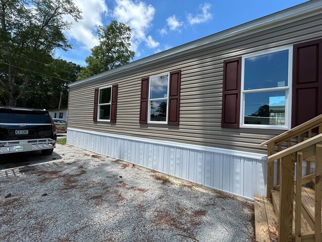 2421 Caulie Harris Rd in Adel, GA - Building Photo - Building Photo