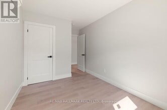 124 Colborne St in Kawartha Lakes, ON - Building Photo - Building Photo