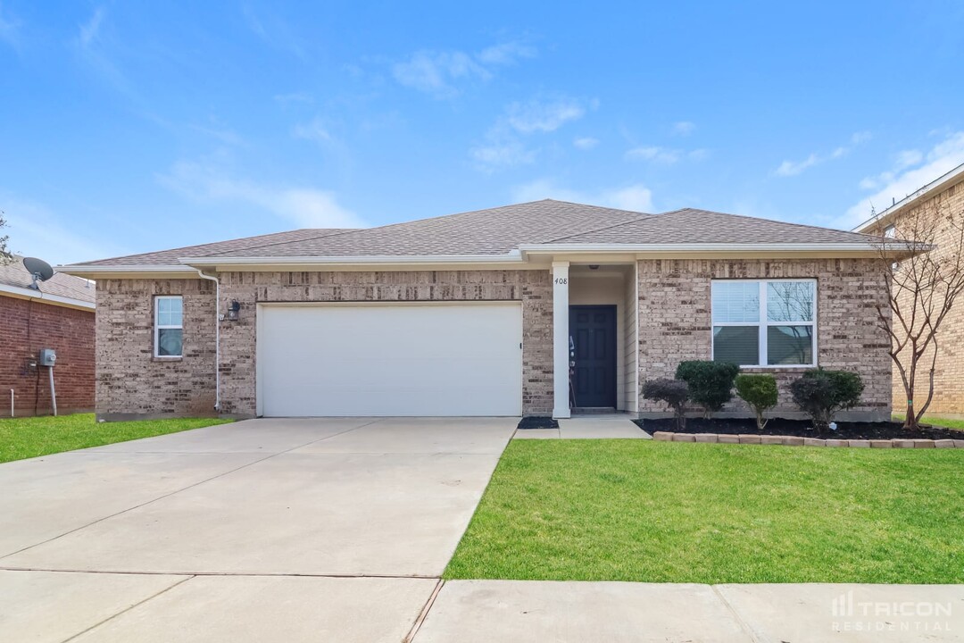 408 Glen Meadow Dr in Glenn Heights, TX - Building Photo