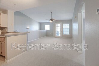 8809 Manor Loop in Lakewood Ranch, FL - Building Photo - Building Photo