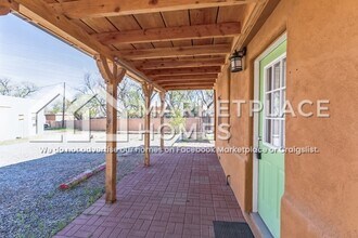 913 1/2 Old Pecos Trail in Santa Fe, NM - Building Photo - Building Photo