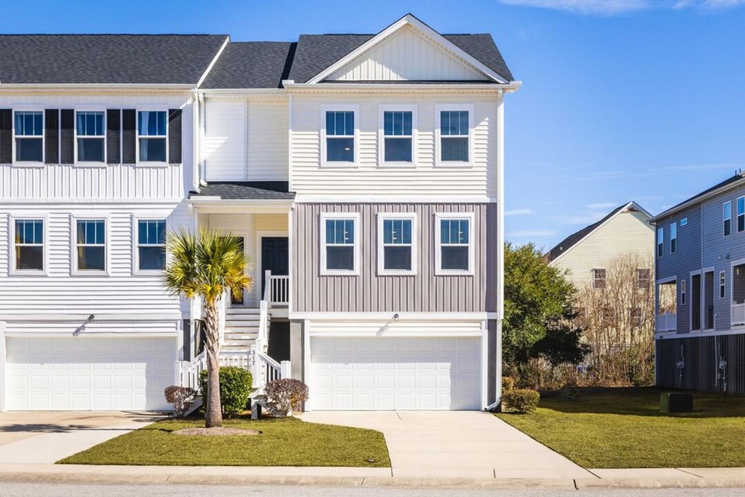 317 Lanyard St in Johns Island, SC - Building Photo