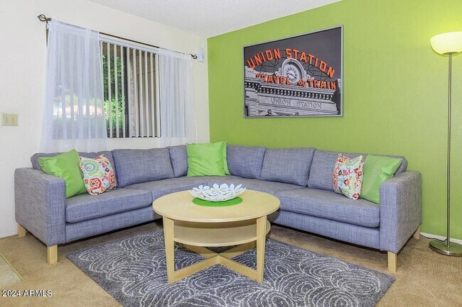 3040 E Shea Blvd in Phoenix, AZ - Building Photo - Building Photo