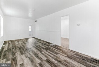 107 River Rd Dr in West Deptford, NJ - Foto de edificio - Building Photo