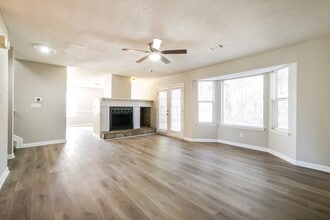 2380 Georgia Ln in Snellville, GA - Foto de edificio - Building Photo