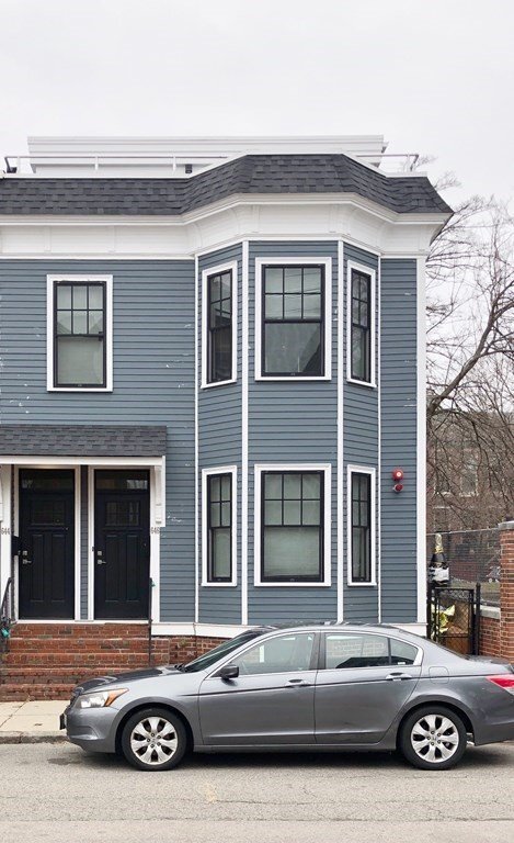 property at 646 E 5th St