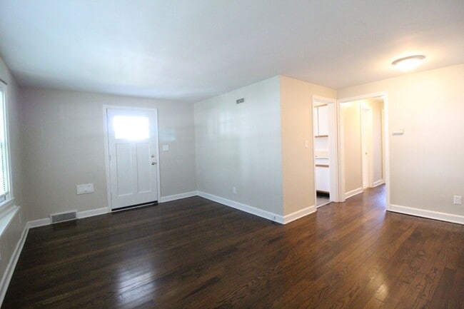 320 E 28th Ave in North Kansas City, MO - Building Photo - Building Photo