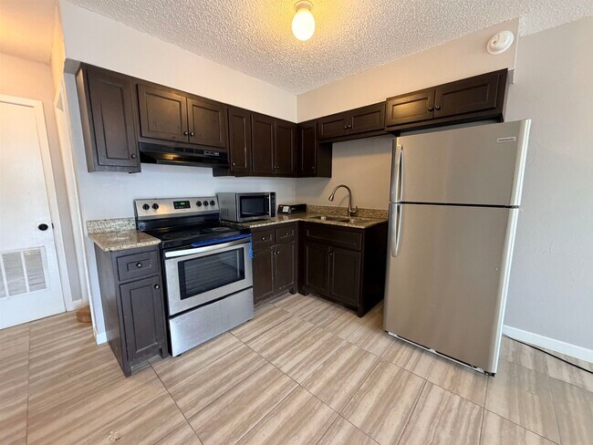 2603 Palo Blanco St in Laredo, TX - Building Photo - Building Photo