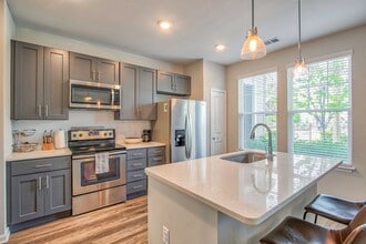 Paxton Point Hope in Charleston, SC - Building Photo - Building Photo