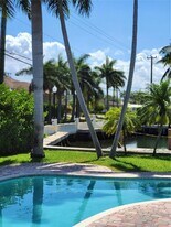 428 Hibiscus St in Hallandale Beach, FL - Building Photo