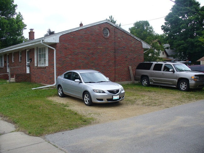 1306 12th St, Unit 1306 in Rockford, IL - Foto de edificio - Building Photo
