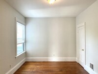 64 6th St, Unit 3 in Cambridge, MA - Building Photo - Building Photo