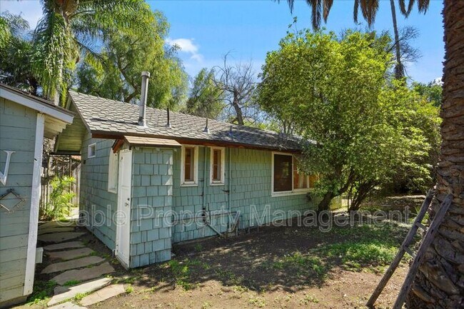 18549 Calvert St in Los Angeles, CA - Building Photo - Building Photo